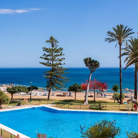 شقة In With Sea Views
